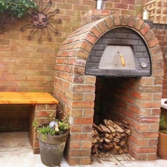 Maximus Arena Portable Wood-Fired Pizza Oven: Fast, Durable, Versatile Outdoor Cooking